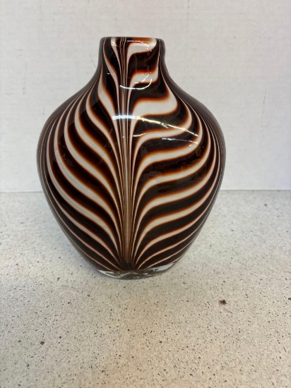 Art class vase tiger swirl
