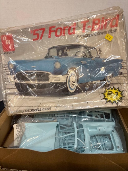 AMT ERTL 57 Ford T Bird Model