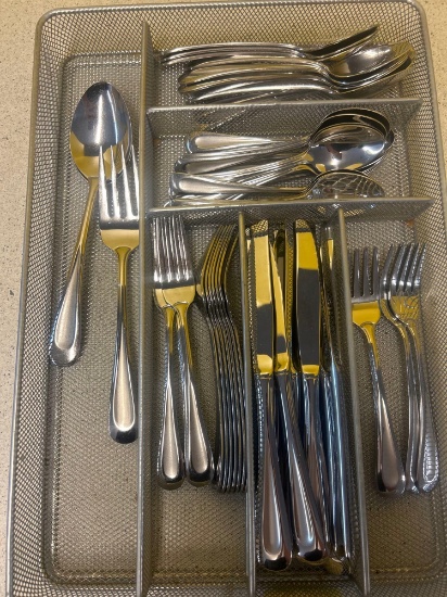 ONEIDA stainless flatware set 61 pieces