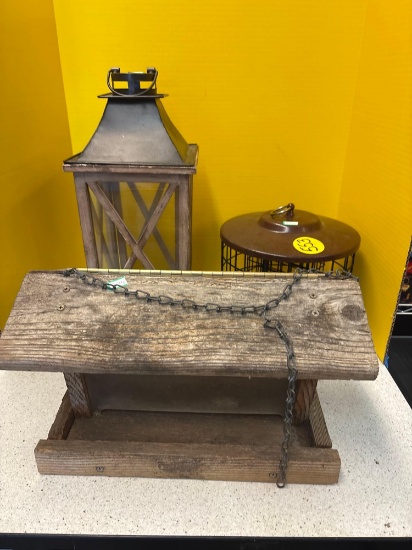 Birdfeeders lantern