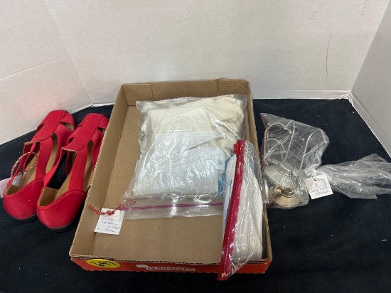 size 9W comfort view shoes, Sling sprain wraps in miscellaneous and three suction HOOLES