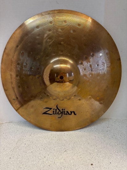 ZILDJIAN 18 inch cymbal