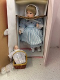 Paradise, galleries dolls