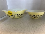 vintage Pyrex gooseberry mixing bowls