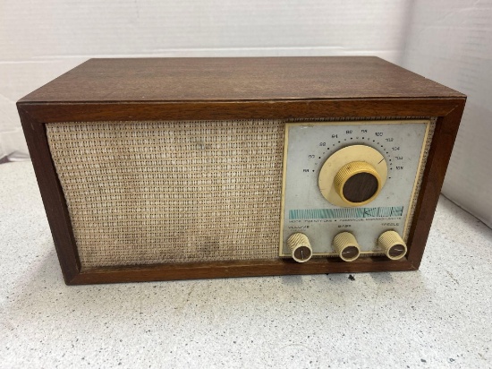 KLH model 21 tabletop radio