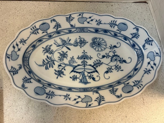 MEISSEN blue onion powder