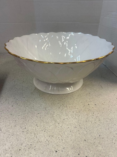 Royal Worcester large fern leaf bowl