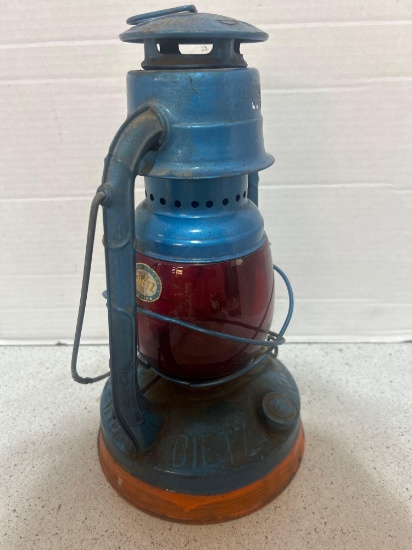 vintage DIETZ little wizard lantern
