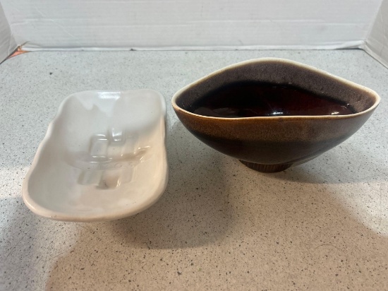McCoy and Shawnee pottery bowls/planters