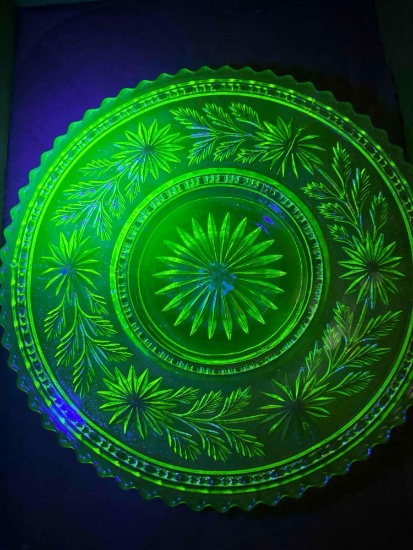 Vaseline uranium glass bowl