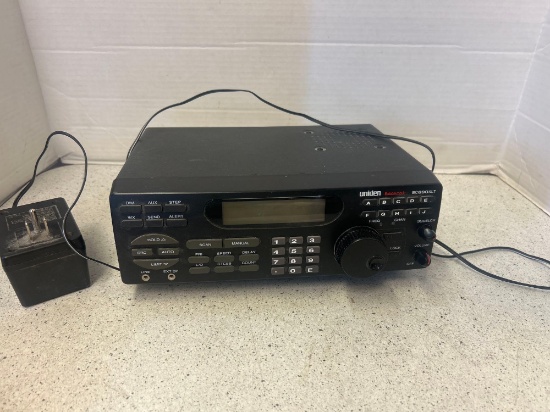 UNIDEN bearcat BC 890XLT scanner