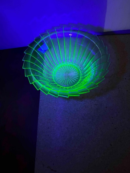 Uranium glass bowl and blue Delft bowl