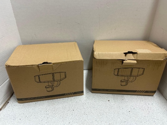 2 LED floodlights