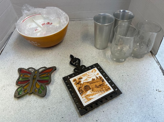 Pyrex, vintage glasses, trivets