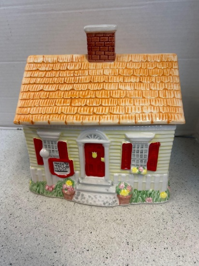 Limited addition nestle tool house cookie jar