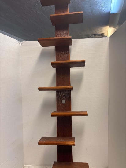 Wall mounted shelf