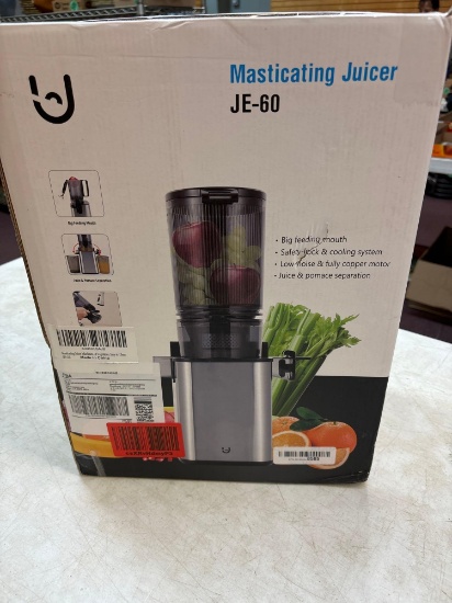 Masticating juicer