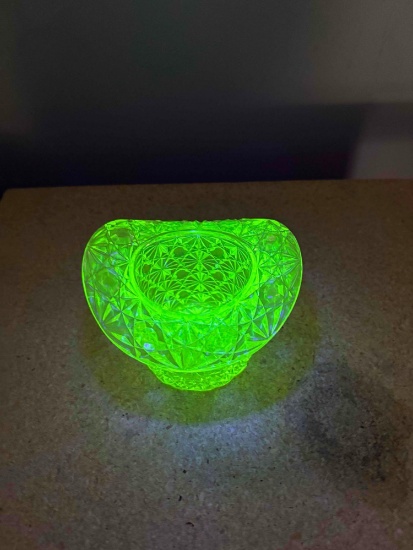 Uranium glass top hat