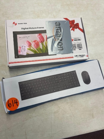 Digital picture frame, and keyboard and mouse