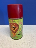 1965 Aladdin thermos, Linus the lionhearted cartoon