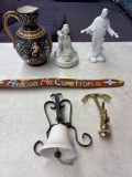 Miscellaneous lot, including vase, TOYO Musical figurine, Jesus figurine