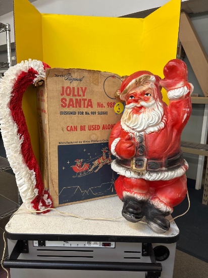 Jolly Santa light up figure has damage