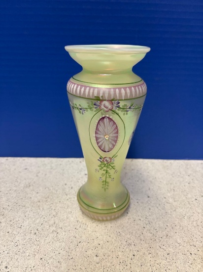 Fenton adolescent hydrangea vase