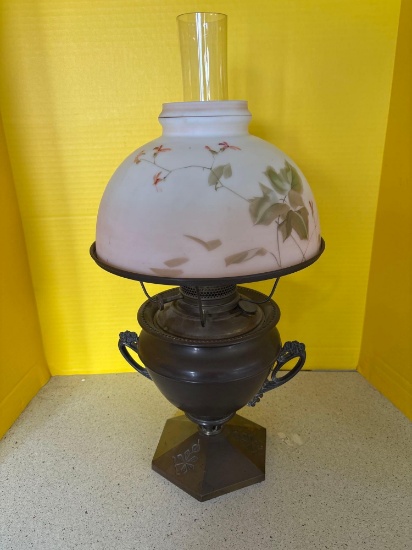 Vintage table top oil lamp