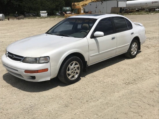 1997 NISSAN MAXIMA SEDAN;