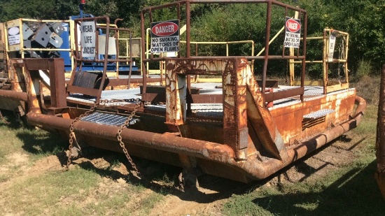 BARGE 14' 2" X 15';