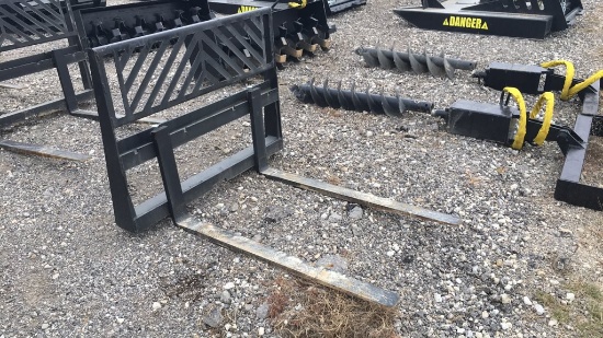 UNUSED MID-STATE 48" FORK SET;
