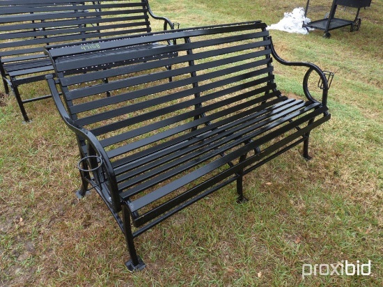 BLACK METAL BENCH;