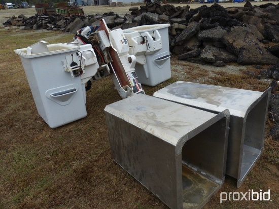 HYDRAULIC BUCKETS W/ ALUMINUM LINERS;
