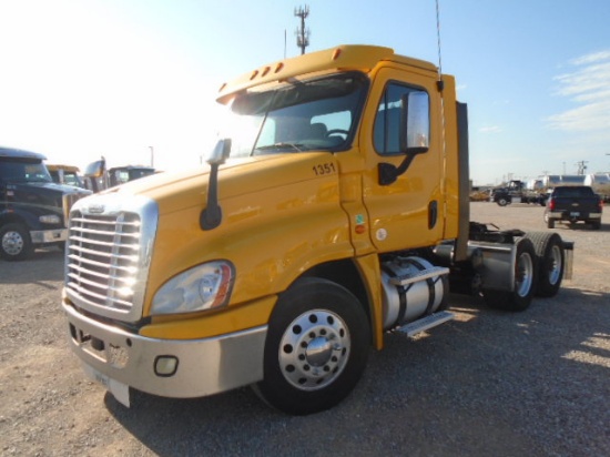 2016 FREIGHTLINER CA 125 TRUCK TRACTOR;