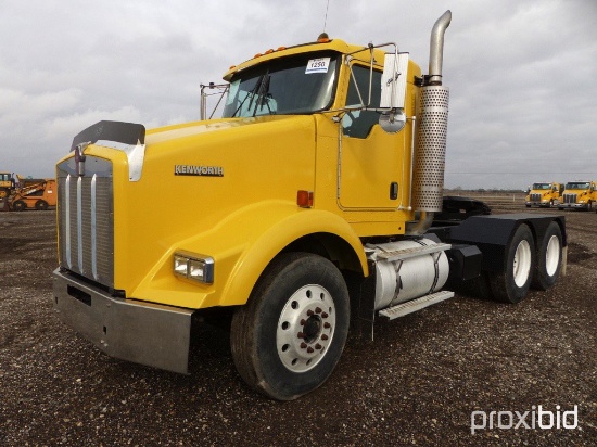 2005 KENWORTH T-800 TRUCK TRACTOR;