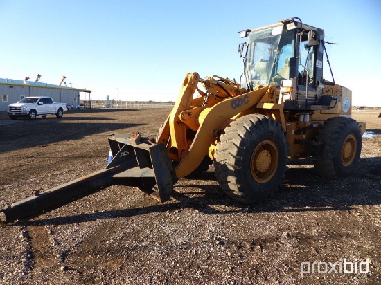 1999 CASE 621C RUBBER TIRE LOADER;