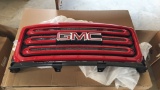 UNUSED GMC CANYON GRILLE;