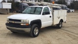 2001 CHEVROLET SILVERADO UTILITY TRUCK;