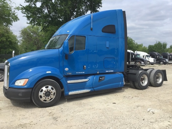 2012 KENWORTH T700 SLEEPER T/A TRUCK TRACTOR