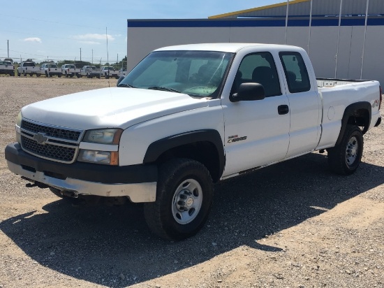 2005 CHEVROLET 2500 4WD EXT CAB PICKUP