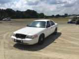 2010 FORD CROWN VICTORIA SEDAN