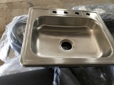 PALLET OF STAINLESS KITCHEN SINKS