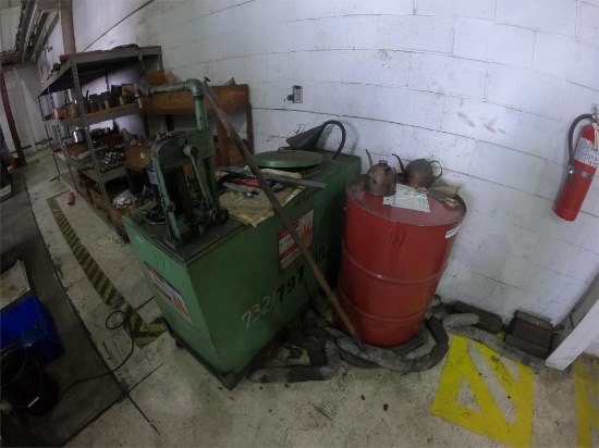 OIL STORAGE & DRUM OF OIL