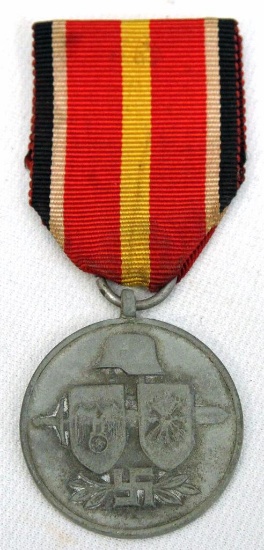 WWII German Nazi Medal and Ribbon, On Back Reads 'Division Espanola De Voluntarios En Rusia' -