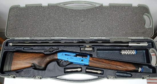 Beretta A400 Xcel 12 Ga. Semi-Auto Shotgun w/Kick-off Recoil System 30" Bbl Hard Case Some