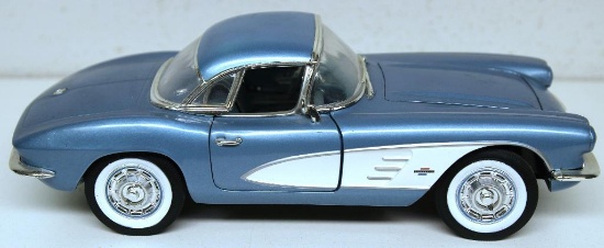 Ertl 1/18th Scale Die Cast 1961 Corvette Toy Car