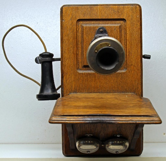 Antique Baird Mfg. Co. Chicago, U.S.A. Oak Wall Telephone, Mouthpiece does not thread so it is held