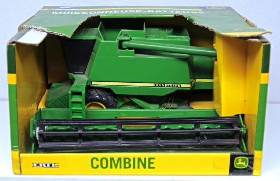 Ertl Die Cast Toy 1/28 Scale John Deere Combine