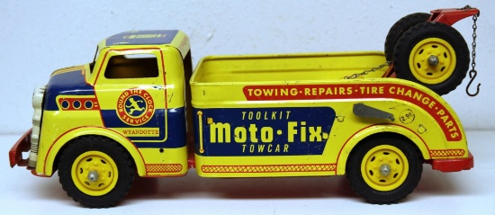 Wyandotte Tin Litho Toy Tow Truck, 15" Long