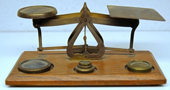 Small Balance Scale Marked "Made in England Warranted Accurate", 4 oz, 2 oz, 1 oz., 4 Drams, 1/4 oz